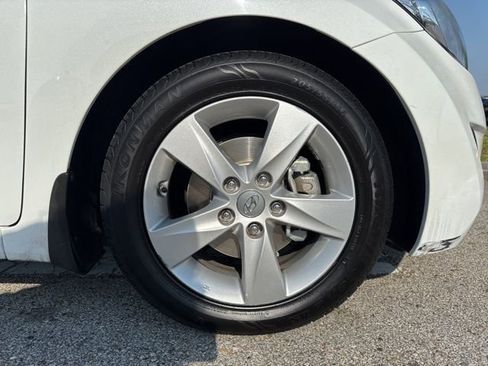 Used 2013 Hyundai Elantra GLS image 9