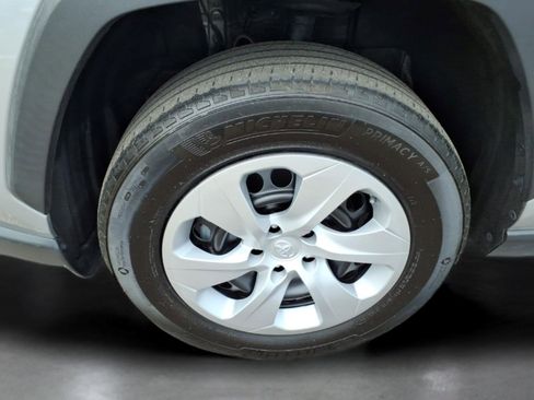 Used 2024 Toyota RAV4 LE AWD/4WD image 9