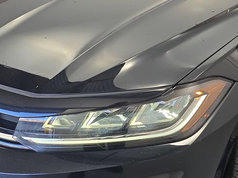 Certified 2025 Volkswagen Jetta SEL image 30