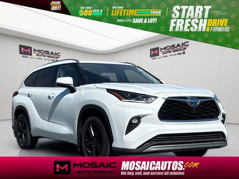 Used 2022 Toyota Highlander Platinum AWD/4WD image 1