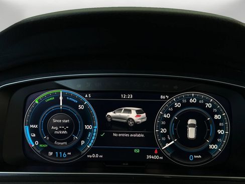 Used 2019 Volkswagen e-Golf SEL Premium FWD image 18