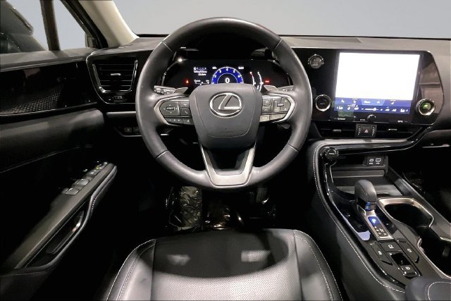 Used 2024 Lexus NX 250 FWD w/ Cold Area Package image 7