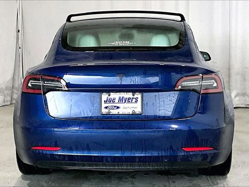 Used 2021 Tesla Model 3 Standard Range Plus image 4