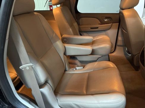 Used 2010 Chevrolet Tahoe LTZ AWD/4WD image 19
