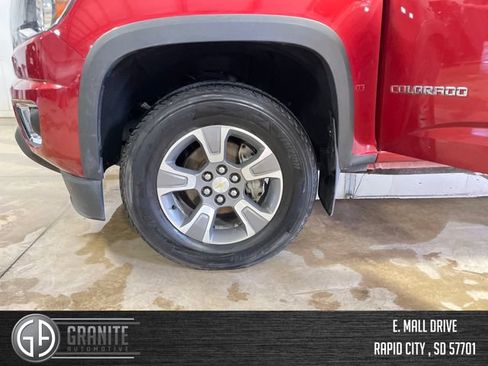 Used 2015 Chevrolet Colorado Z71 AWD/4WD image 15