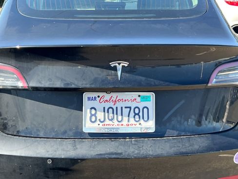 Used 2019 Tesla Model 3 Standard Range RWD image 19