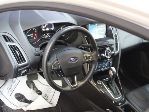 Used 2016 Ford Focus Titanium w/ Titanium Technology Package FWD image 14