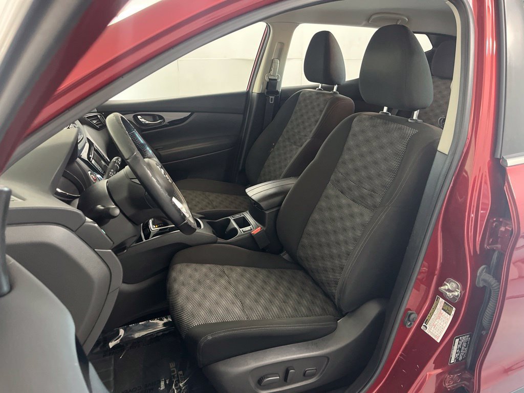Used 2022 Nissan Rogue Sport SV AWD/4WD image 19