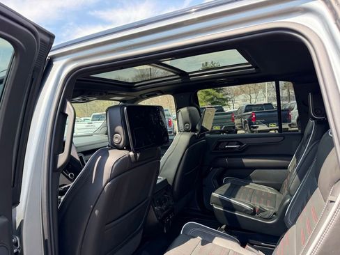 New 2025 GMC Yukon XL AT4 Ultimate image 11