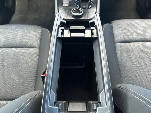 Used 2024 Nissan Rogue SV AWD/4WD image 18
