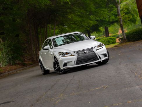 Used 2016 Lexus IS 350 w/ F Sport Package RWD image 17