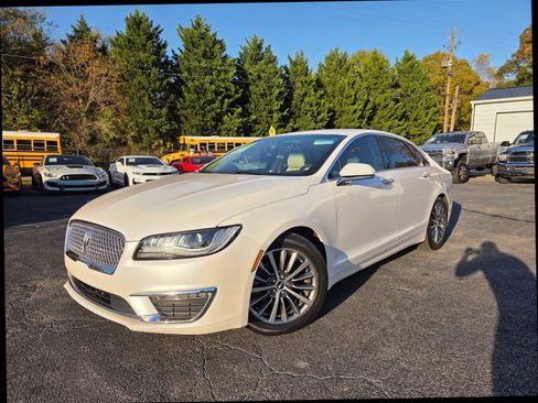 Used 2018 Lincoln MKZ Premiere image 1