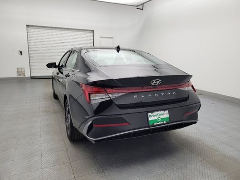 Used 2025 Hyundai Elantra SEL image 6