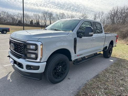 New 2026 Ford F250 Lariat w/ Black Appearance Package image 5
