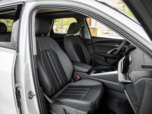 Certified 2025 Audi Q5 Premium Plus w/ Premium Plus image 25