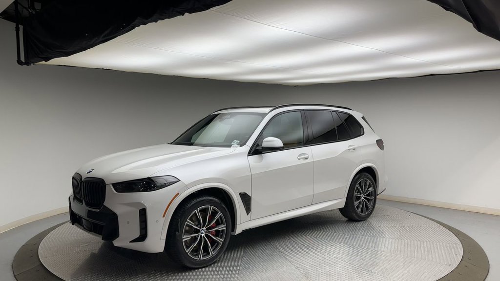 Used 2024 BMW X5 xDrive40i w/ M Sport Package AWD/4WD image 6