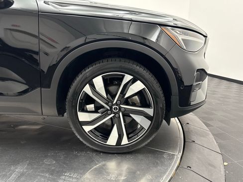 Certified 2023 Volvo XC40 B5 Plus w/ Protection Package Premier AWD/4WD image 9