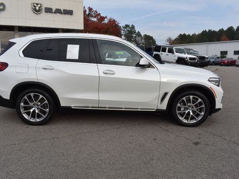 Used 2023 BMW X5 sDrive40i w/ Premium Package image 10