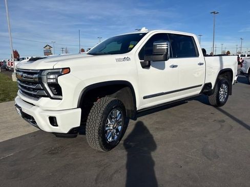 Used 2024 Chevrolet Silverado 3500 High Country w/ High Country Premium Package image 7