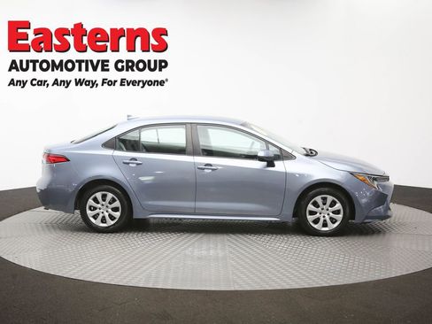 Used 2022 Toyota Corolla LE FWD image 44