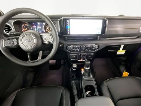 New 2026 Jeep Gladiator Sahara image 6