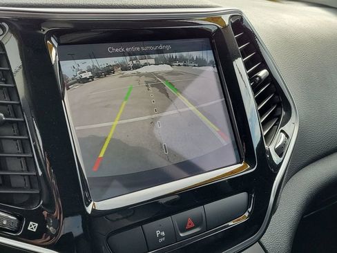 Used 2020 Jeep Cherokee Limited image 28