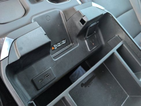 Used 2023 GMC Sierra 1500 SLT w/ SLT Premium Plus Package image 28