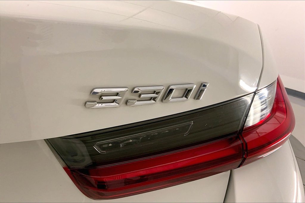 Used 2023 BMW 330i xDrive Sedan w/ Convenience Package AWD/4WD image 7