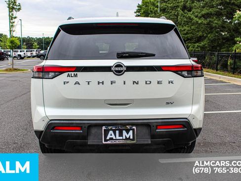 Used 2024 Nissan Pathfinder SV FWD image 11