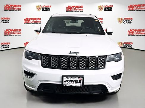 Used 2019 Jeep Grand Cherokee Altitude AWD/4WD image 13