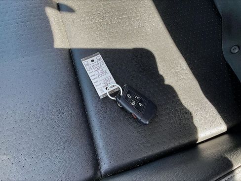 Used 2019 Volkswagen Atlas SE image 14