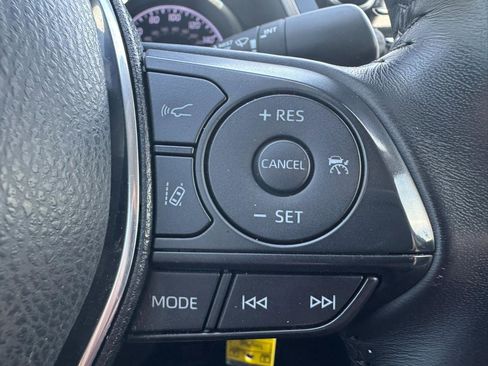 Used 2020 Toyota Camry SE image 14