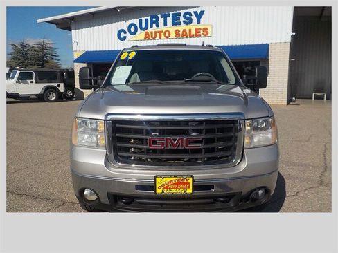 Used 2009 GMC Sierra 3500 SLT w/ SLT Convenience Package image 15