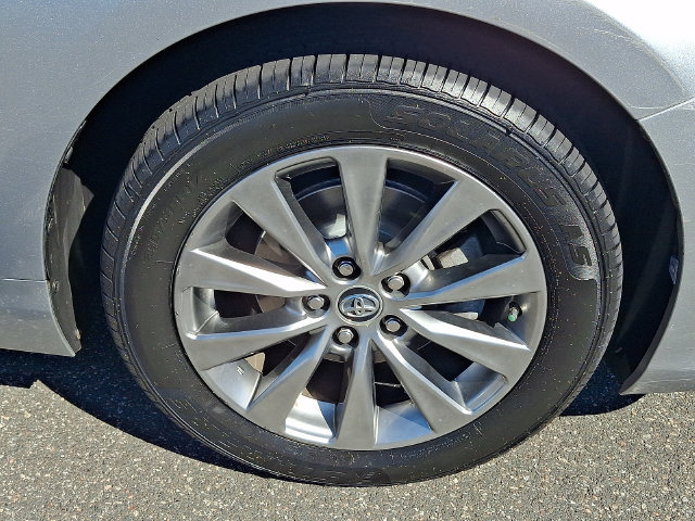 Used 2015 Toyota Camry XLE FWD image 8