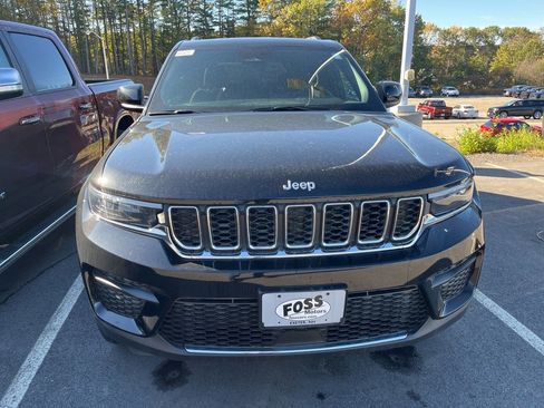 New 2025 Jeep Grand Cherokee Laredo X image 2