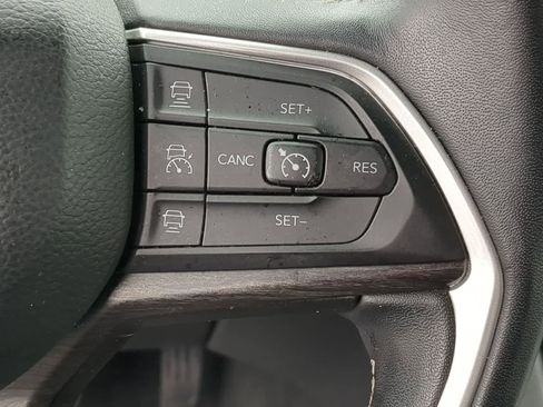 Certified 2022 Jeep Grand Cherokee L Limited image 24