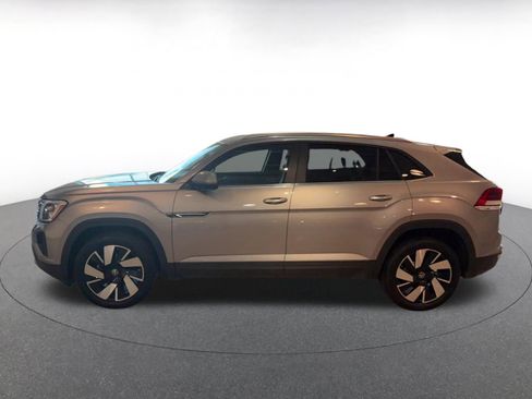 Used 2025 Volkswagen Atlas Cross Sport SE image 9