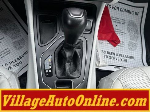 Used 2021 Jeep Cherokee Latitude Lux FWD image 25