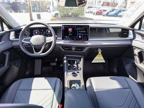 New 2026 Volkswagen Tiguan SE AWD/4WD image 17