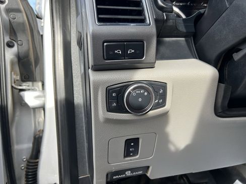 Used 2019 Ford F250 XLT w/ XLT Value Package image 18