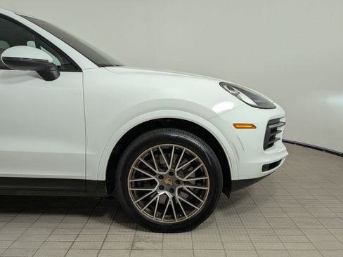 Certified 2023 Porsche Cayenne AWD/4WD image 12
