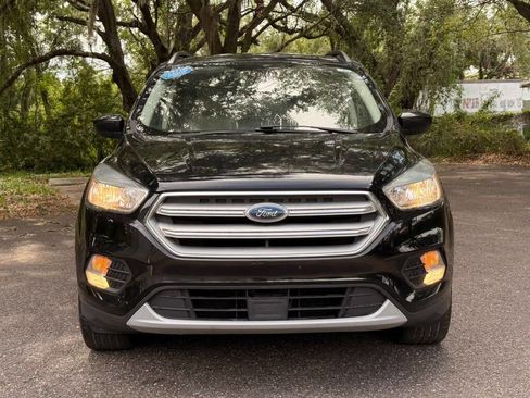 Used 2018 Ford Escape SE w/ Ford Safe & Smart Package FWD image 2