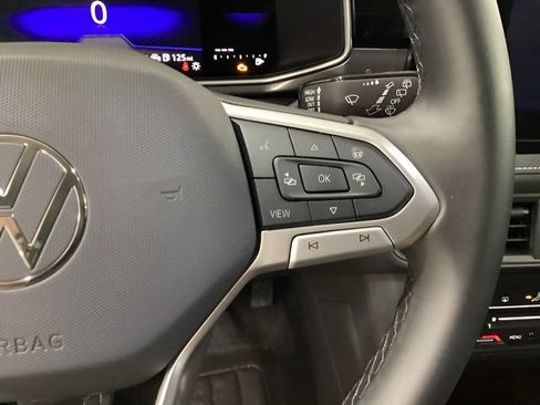 Certified 2025 Volkswagen Taos SE AWD/4WD image 20