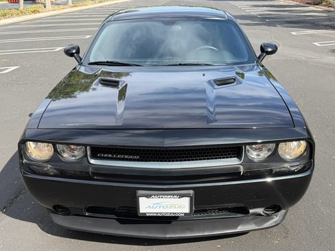 Used 2011 Dodge Challenger RWD image 9
