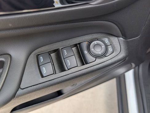 Used 2023 Chevrolet Equinox LT image 20