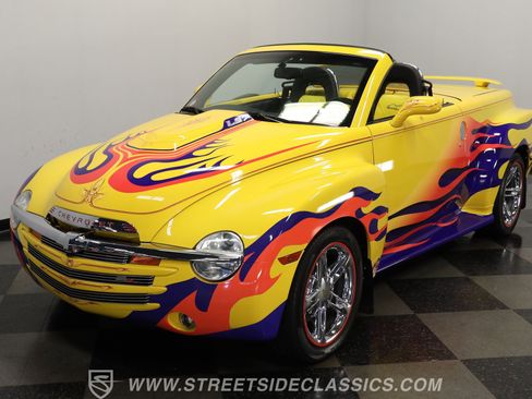 Used 2005 Chevrolet SSR w/ Preferred Equipment Group image 17