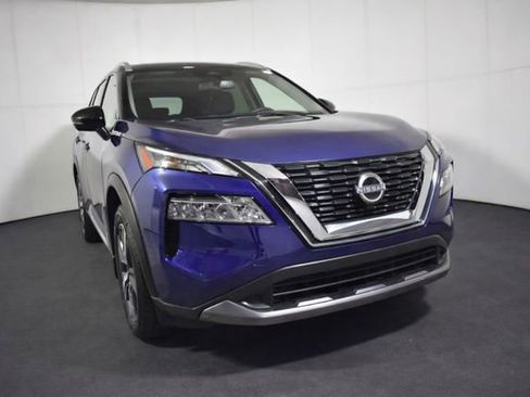 Used 2023 Nissan Rogue SL AWD/4WD image 3