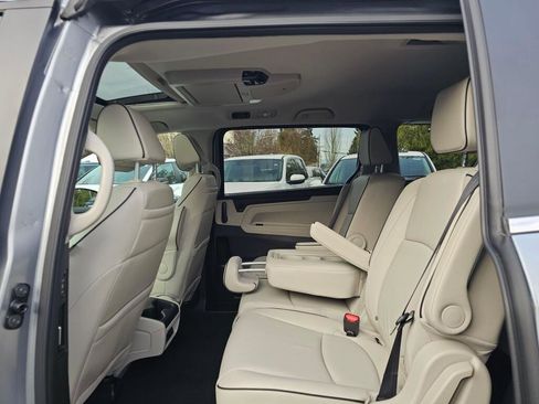 New 2026 Honda Odyssey Touring image 11