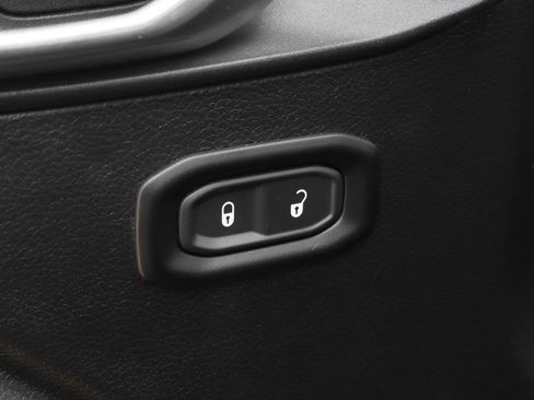 Used 2023 Jeep Wrangler Unlimited Sport AWD/4WD image 19