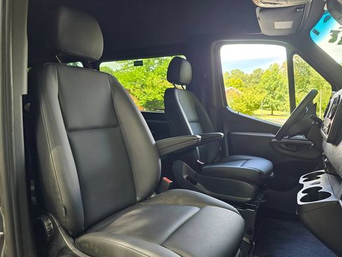 Used 2023 Mercedes-Benz Sprinter 2500 image 22
